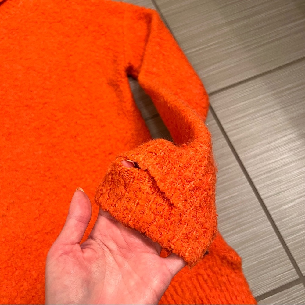 Sweaty Betty Orange Boucle Side Zip Turtleneck
Sweater - Picture 10 of 15